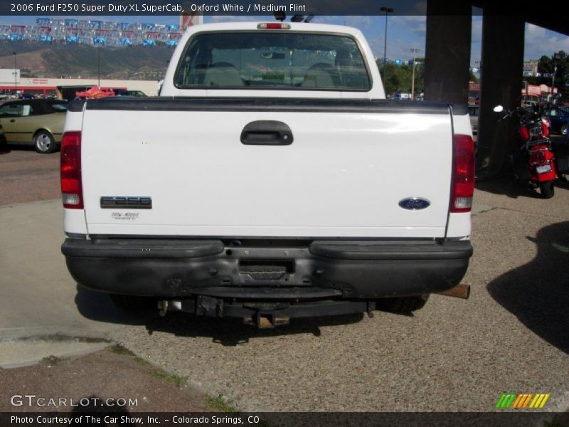 Oxford White / Medium Flint 2006 Ford F250 Super Duty XL SuperCab