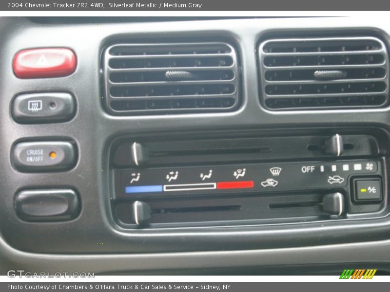 Silverleaf Metallic / Medium Gray 2004 Chevrolet Tracker ZR2 4WD