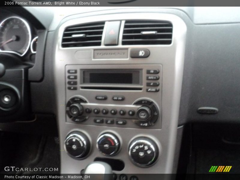 Bright White / Ebony Black 2006 Pontiac Torrent AWD