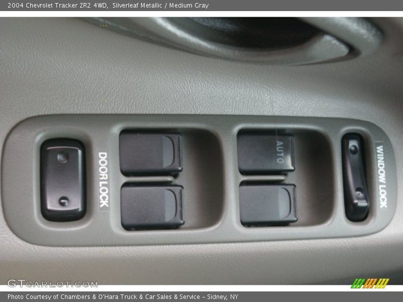 Silverleaf Metallic / Medium Gray 2004 Chevrolet Tracker ZR2 4WD