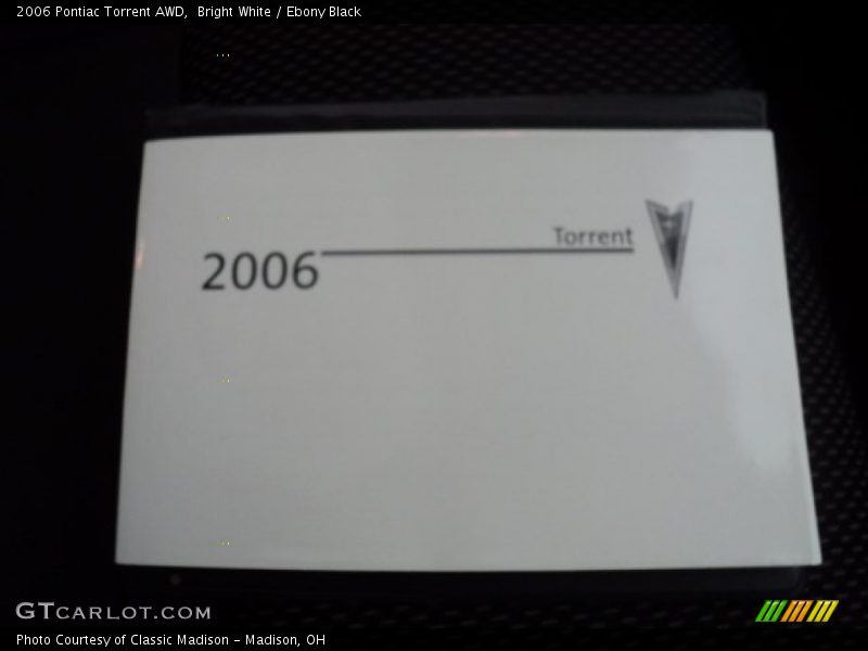 Bright White / Ebony Black 2006 Pontiac Torrent AWD