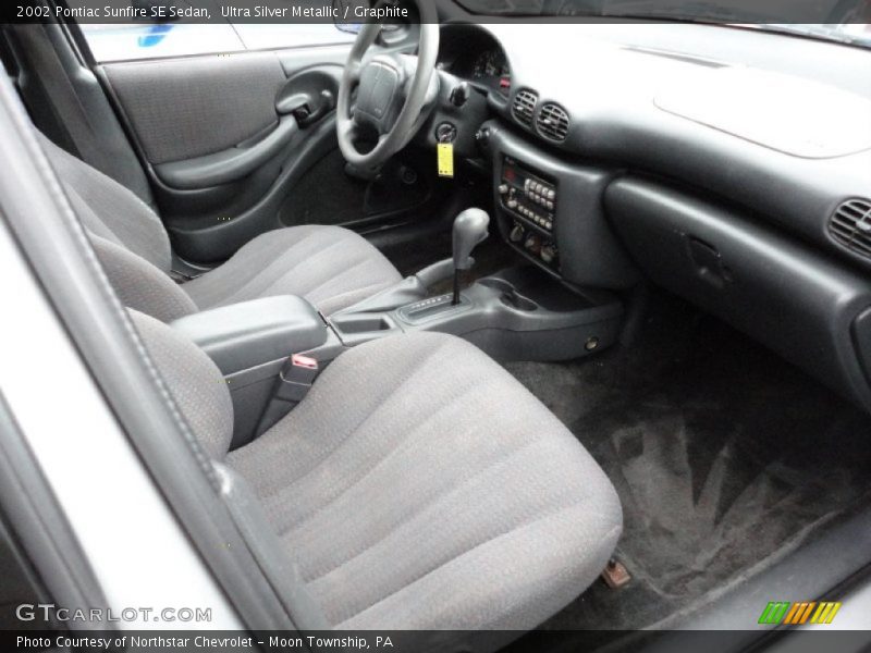  2002 Sunfire SE Sedan Graphite Interior