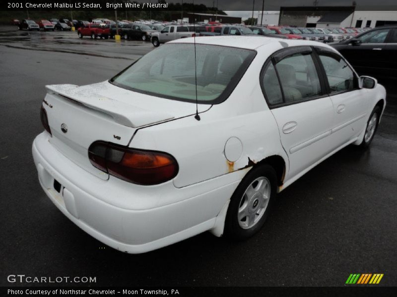 Bright White / Neutral 2001 Chevrolet Malibu LS Sedan