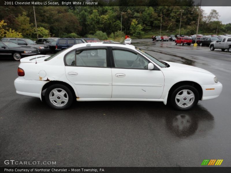 Bright White / Neutral 2001 Chevrolet Malibu LS Sedan