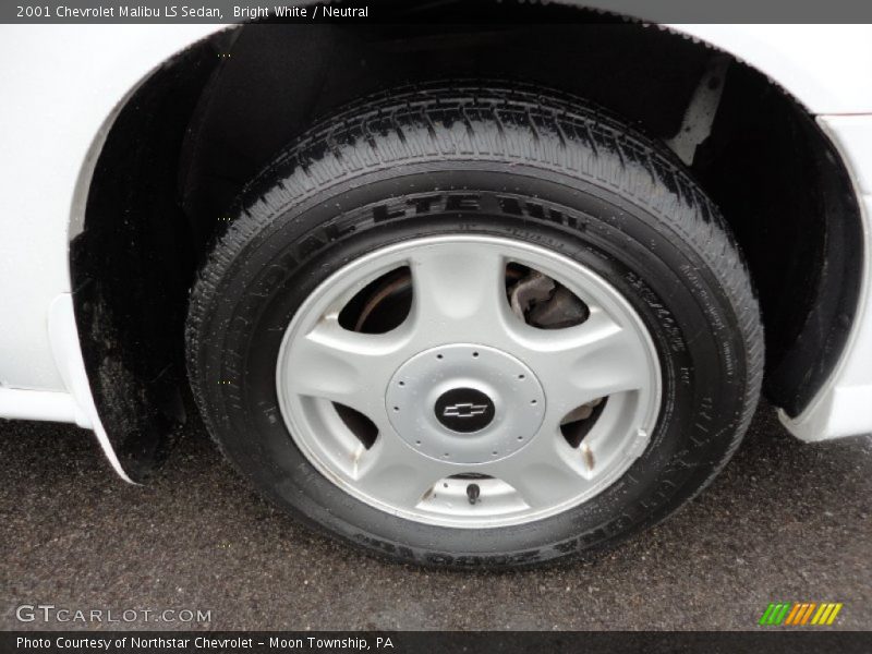 Bright White / Neutral 2001 Chevrolet Malibu LS Sedan