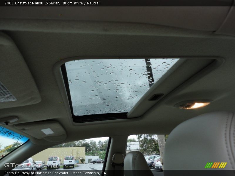 Bright White / Neutral 2001 Chevrolet Malibu LS Sedan