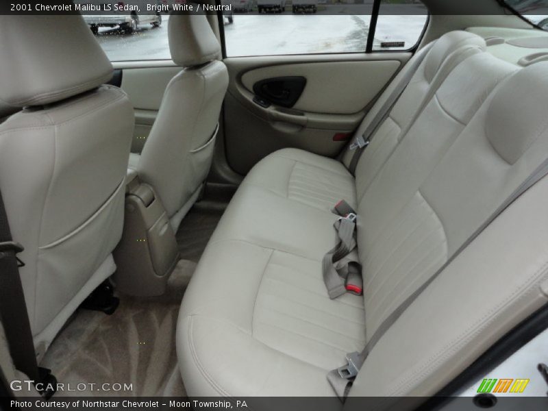 Bright White / Neutral 2001 Chevrolet Malibu LS Sedan