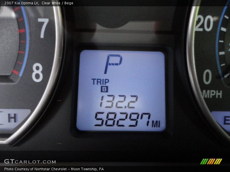 Clear White / Beige 2007 Kia Optima LX