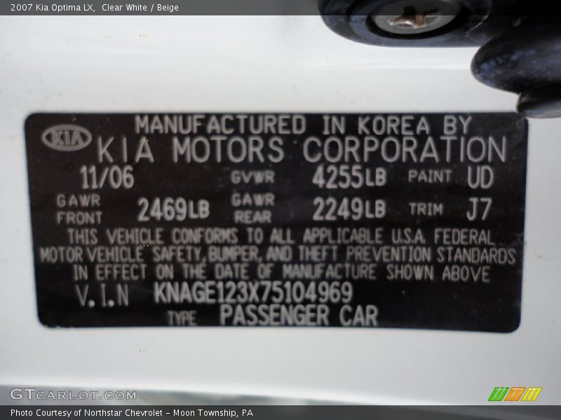 Clear White / Beige 2007 Kia Optima LX