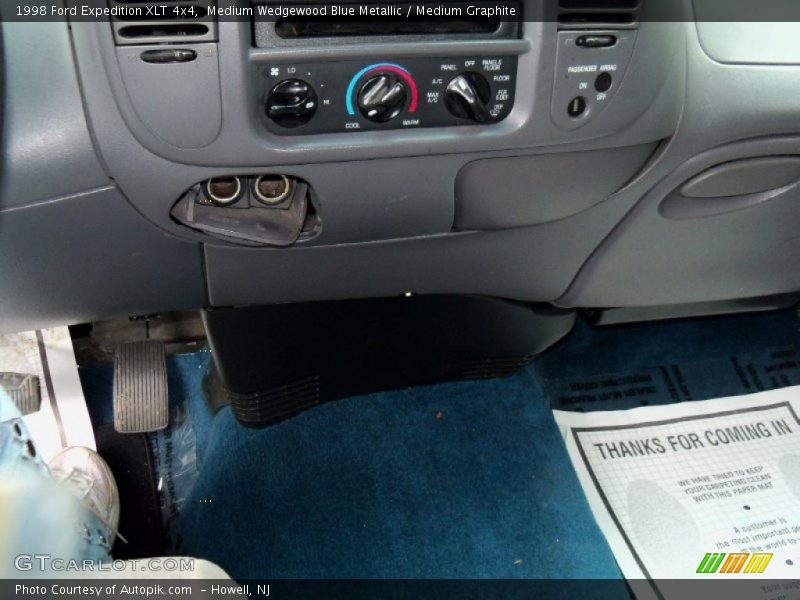 Medium Wedgewood Blue Metallic / Medium Graphite 1998 Ford Expedition XLT 4x4