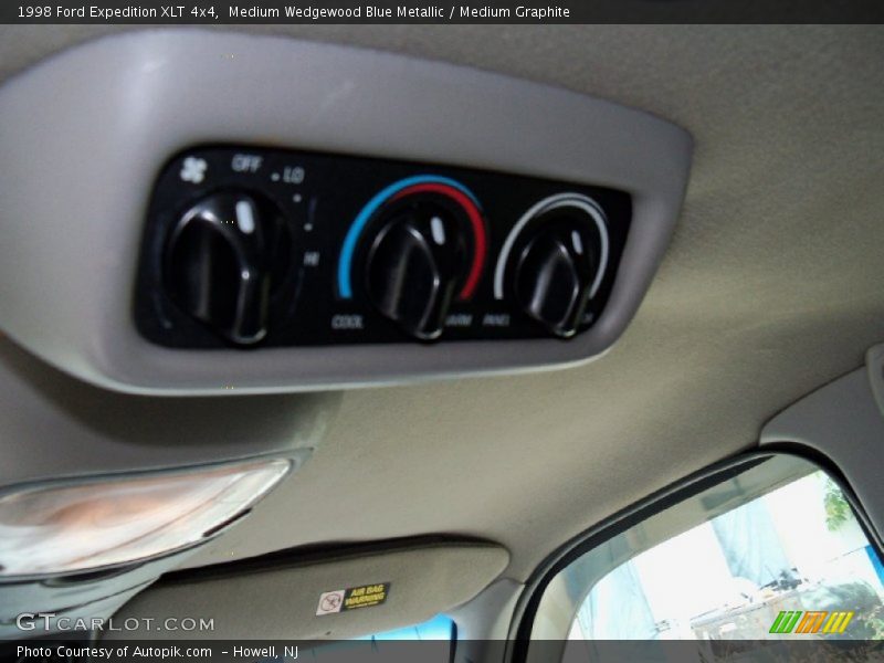 Medium Wedgewood Blue Metallic / Medium Graphite 1998 Ford Expedition XLT 4x4