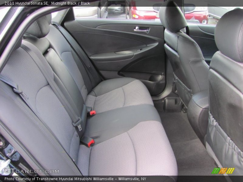 Midnight Black / Black 2011 Hyundai Sonata SE