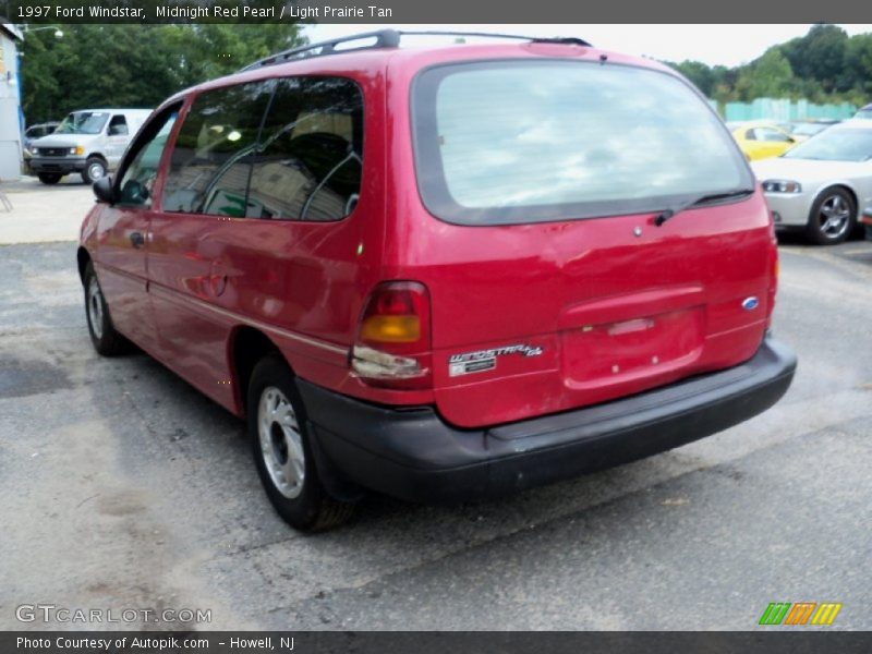Midnight Red Pearl / Light Prairie Tan 1997 Ford Windstar