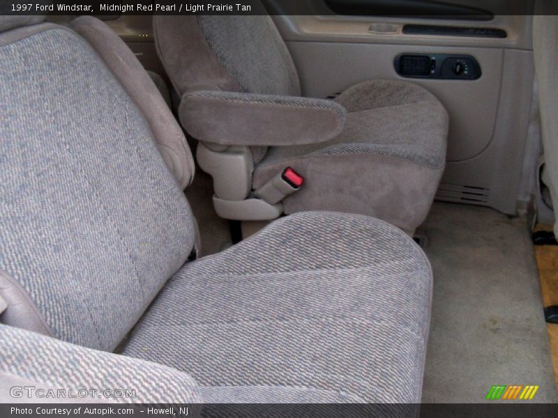 Midnight Red Pearl / Light Prairie Tan 1997 Ford Windstar