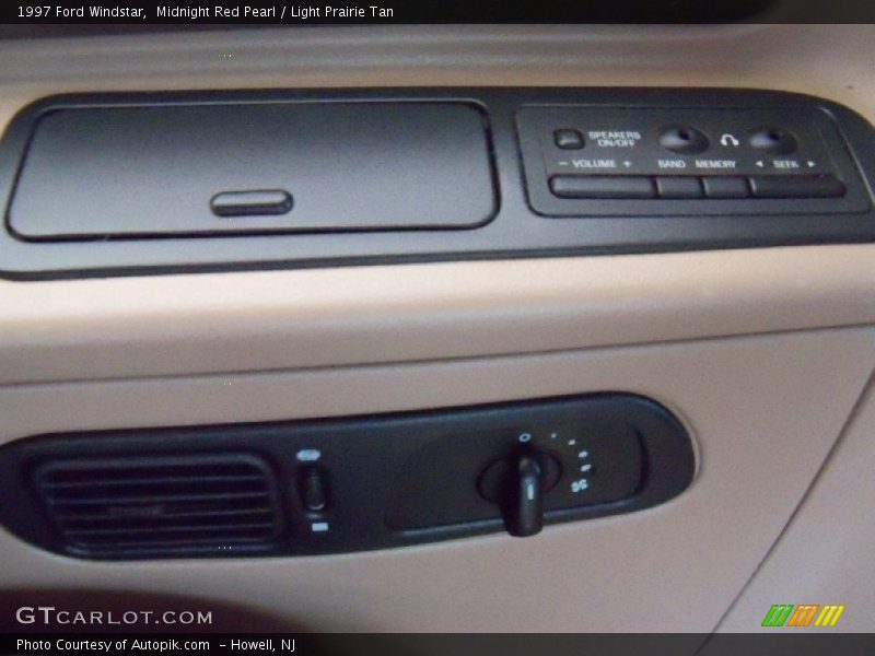 Midnight Red Pearl / Light Prairie Tan 1997 Ford Windstar