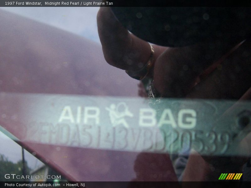 Midnight Red Pearl / Light Prairie Tan 1997 Ford Windstar