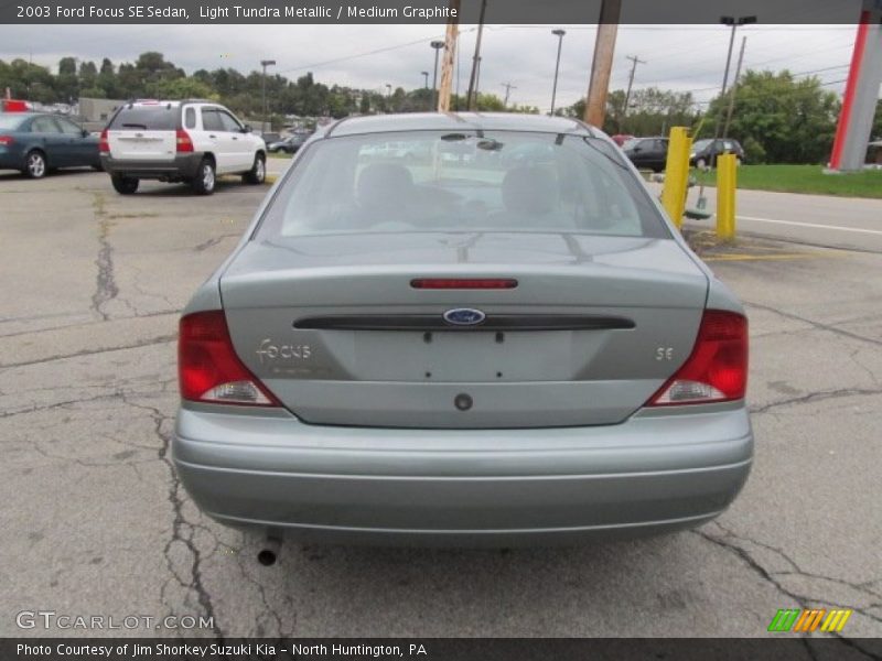 Light Tundra Metallic / Medium Graphite 2003 Ford Focus SE Sedan