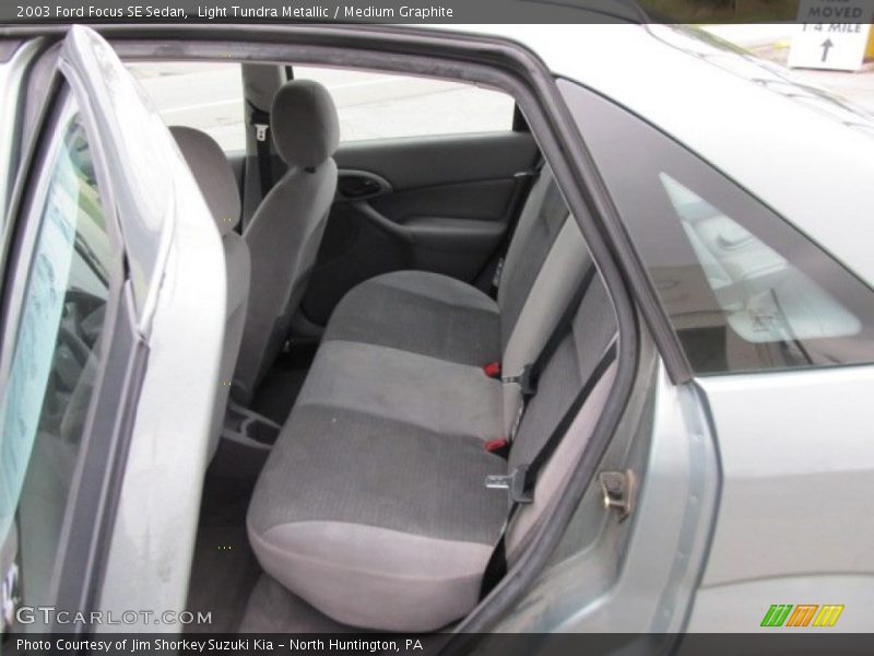 Light Tundra Metallic / Medium Graphite 2003 Ford Focus SE Sedan