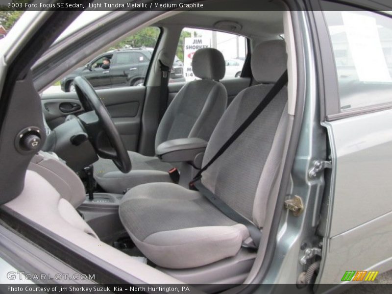 Light Tundra Metallic / Medium Graphite 2003 Ford Focus SE Sedan