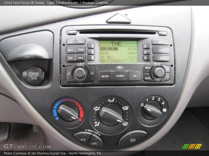 Light Tundra Metallic / Medium Graphite 2003 Ford Focus SE Sedan