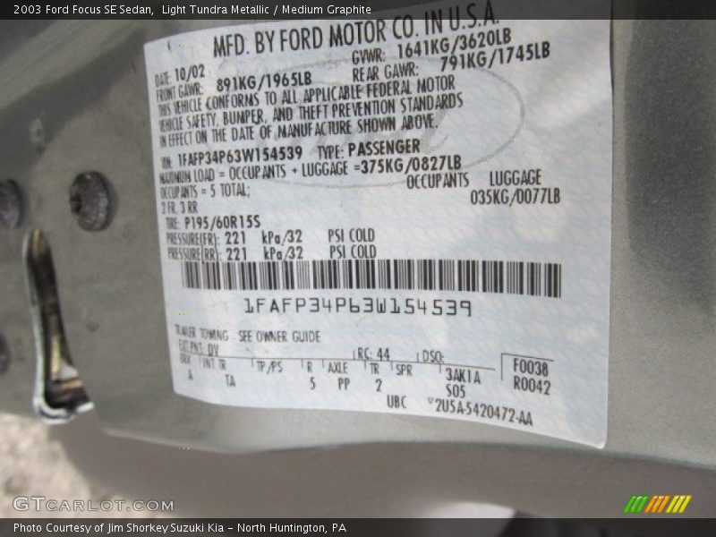 Light Tundra Metallic / Medium Graphite 2003 Ford Focus SE Sedan