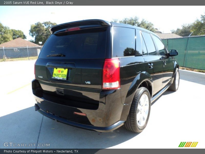 Black Onyx / Gray 2005 Saturn VUE Red Line