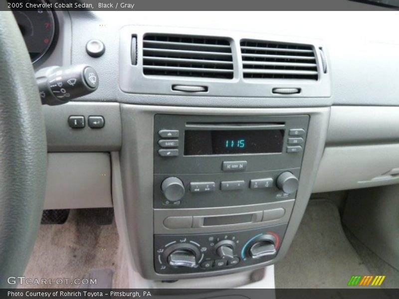 Black / Gray 2005 Chevrolet Cobalt Sedan
