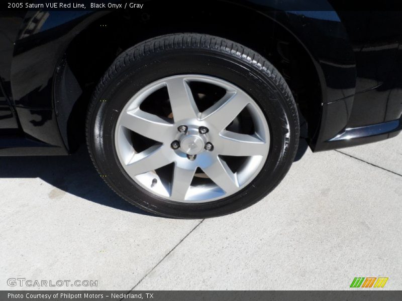 Black Onyx / Gray 2005 Saturn VUE Red Line