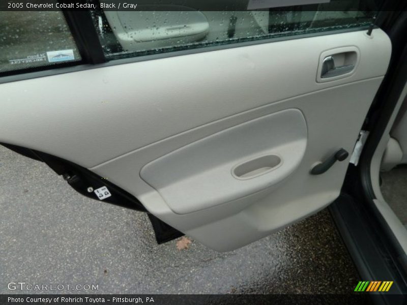 Black / Gray 2005 Chevrolet Cobalt Sedan