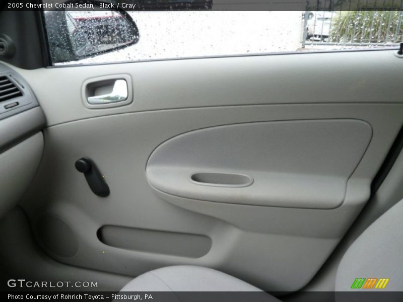 Black / Gray 2005 Chevrolet Cobalt Sedan