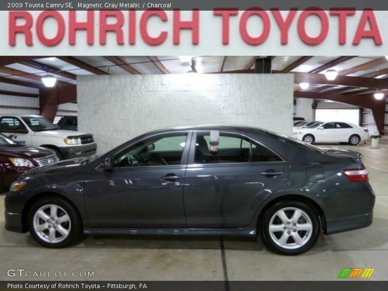 Magnetic Gray Metallic / Charcoal 2009 Toyota Camry SE