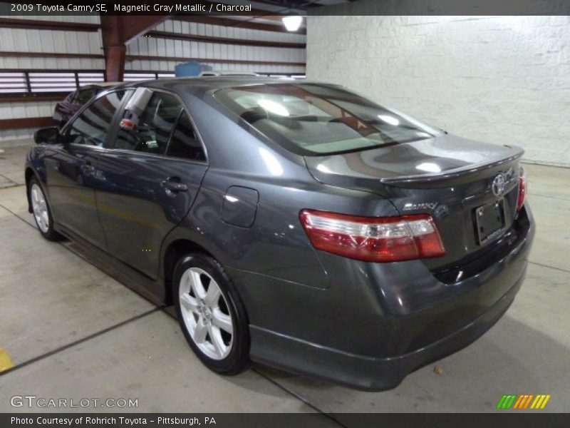 Magnetic Gray Metallic / Charcoal 2009 Toyota Camry SE