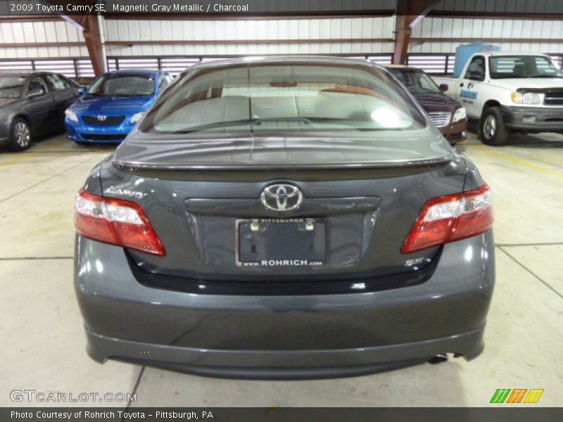 Magnetic Gray Metallic / Charcoal 2009 Toyota Camry SE