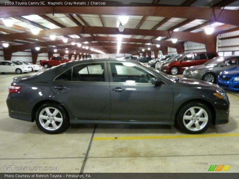 Magnetic Gray Metallic / Charcoal 2009 Toyota Camry SE