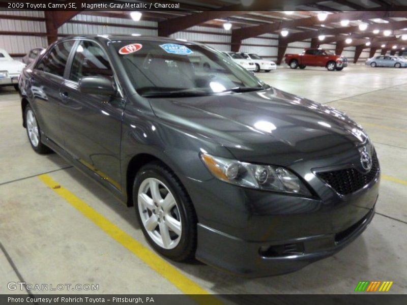 Magnetic Gray Metallic / Charcoal 2009 Toyota Camry SE