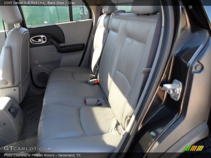 Black Onyx / Gray 2005 Saturn VUE Red Line