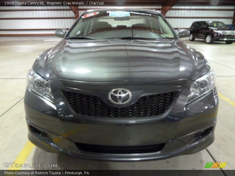 Magnetic Gray Metallic / Charcoal 2009 Toyota Camry SE