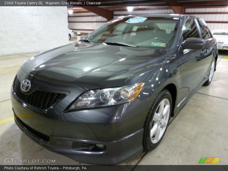 Magnetic Gray Metallic / Charcoal 2009 Toyota Camry SE