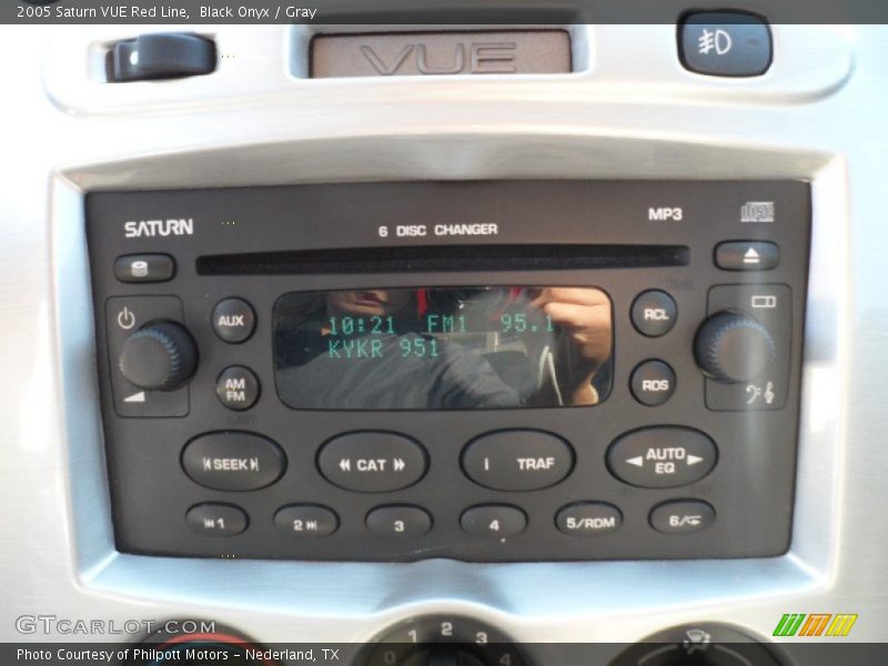 Black Onyx / Gray 2005 Saturn VUE Red Line