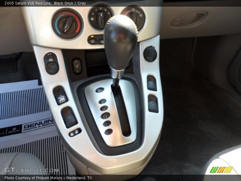 Black Onyx / Gray 2005 Saturn VUE Red Line