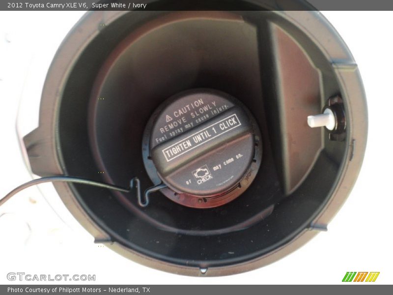 Super White / Ivory 2012 Toyota Camry XLE V6