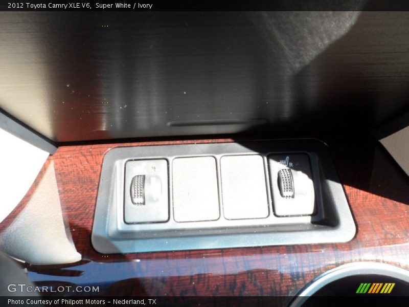 Super White / Ivory 2012 Toyota Camry XLE V6