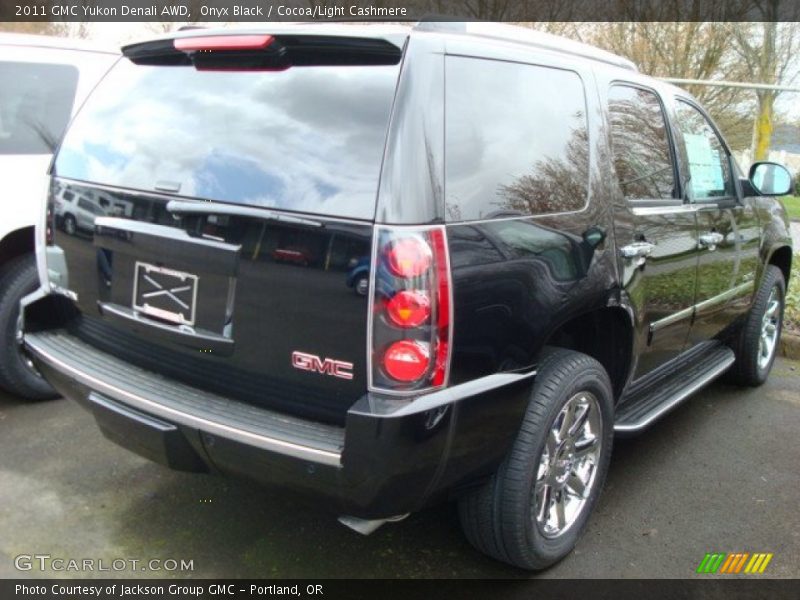 Onyx Black / Cocoa/Light Cashmere 2011 GMC Yukon Denali AWD