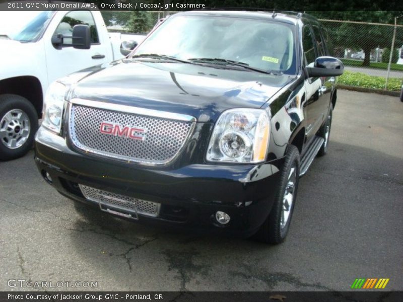 Onyx Black / Cocoa/Light Cashmere 2011 GMC Yukon Denali AWD