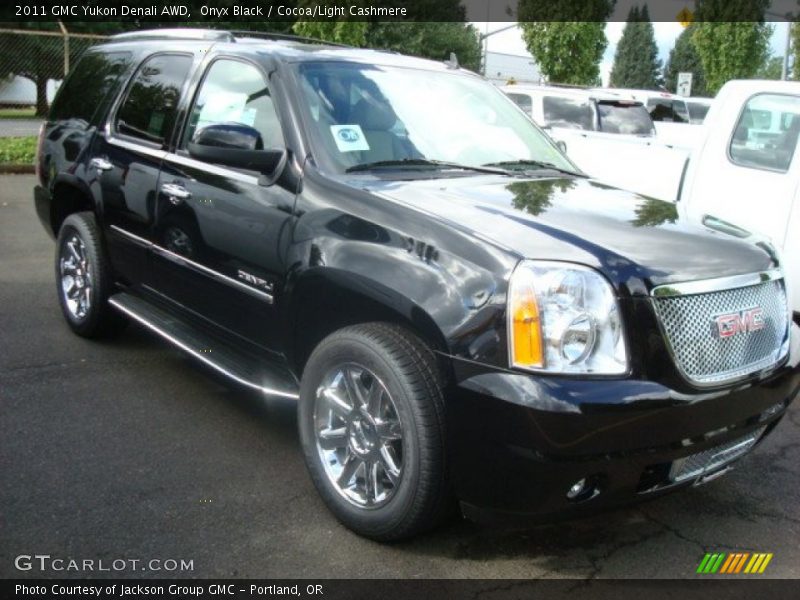 Onyx Black / Cocoa/Light Cashmere 2011 GMC Yukon Denali AWD