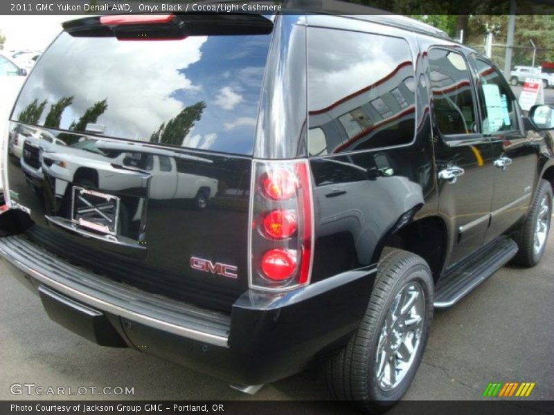Onyx Black / Cocoa/Light Cashmere 2011 GMC Yukon Denali AWD