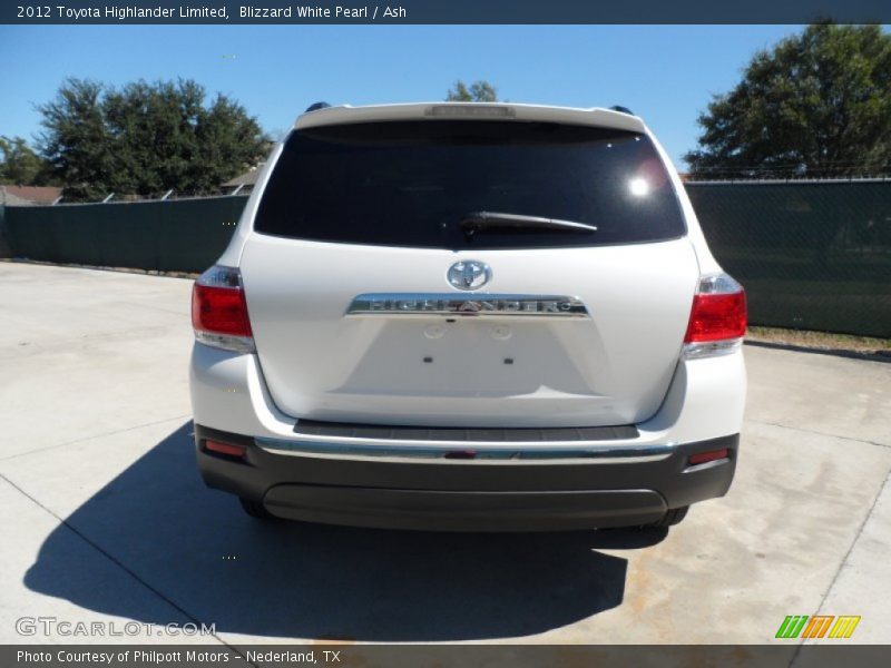 Blizzard White Pearl / Ash 2012 Toyota Highlander Limited