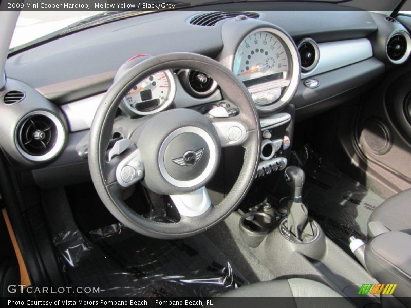 Mellow Yellow / Black/Grey 2009 Mini Cooper Hardtop