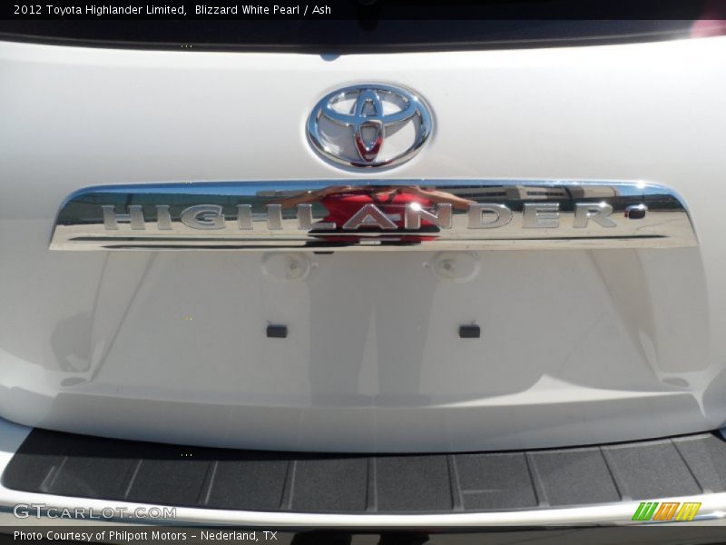 Blizzard White Pearl / Ash 2012 Toyota Highlander Limited