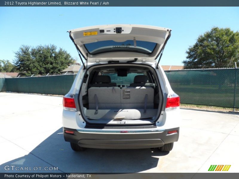 Blizzard White Pearl / Ash 2012 Toyota Highlander Limited